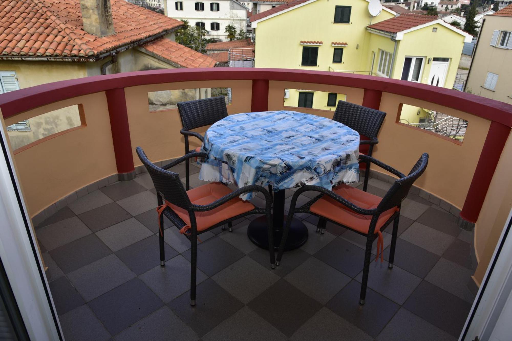 Ivka Apartment *